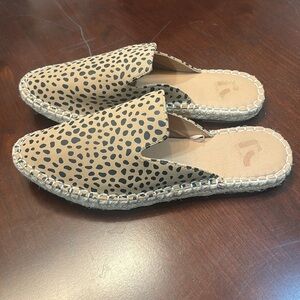 Report Leopard Slides Mules Women’s‎ Size: 7.5